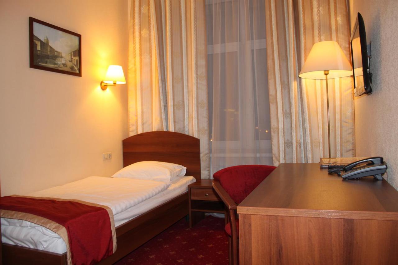 Hotel Rossiya à St Pétersbourg Extérieur photo